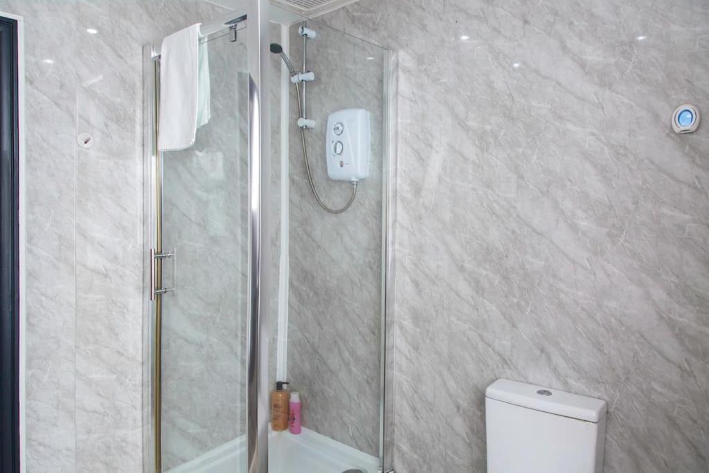 Bootle, Liverpool Modern 1Bed Ftアパートメント エクステリア 写真