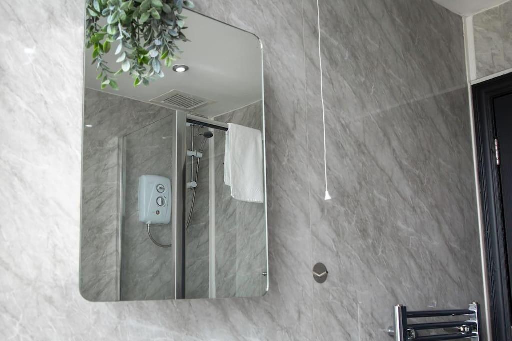 Bootle, Liverpool Modern 1Bed Ftアパートメント エクステリア 写真